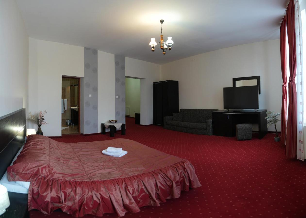 Hotel Rubin*** Gheorgheni  Eksteriør billede