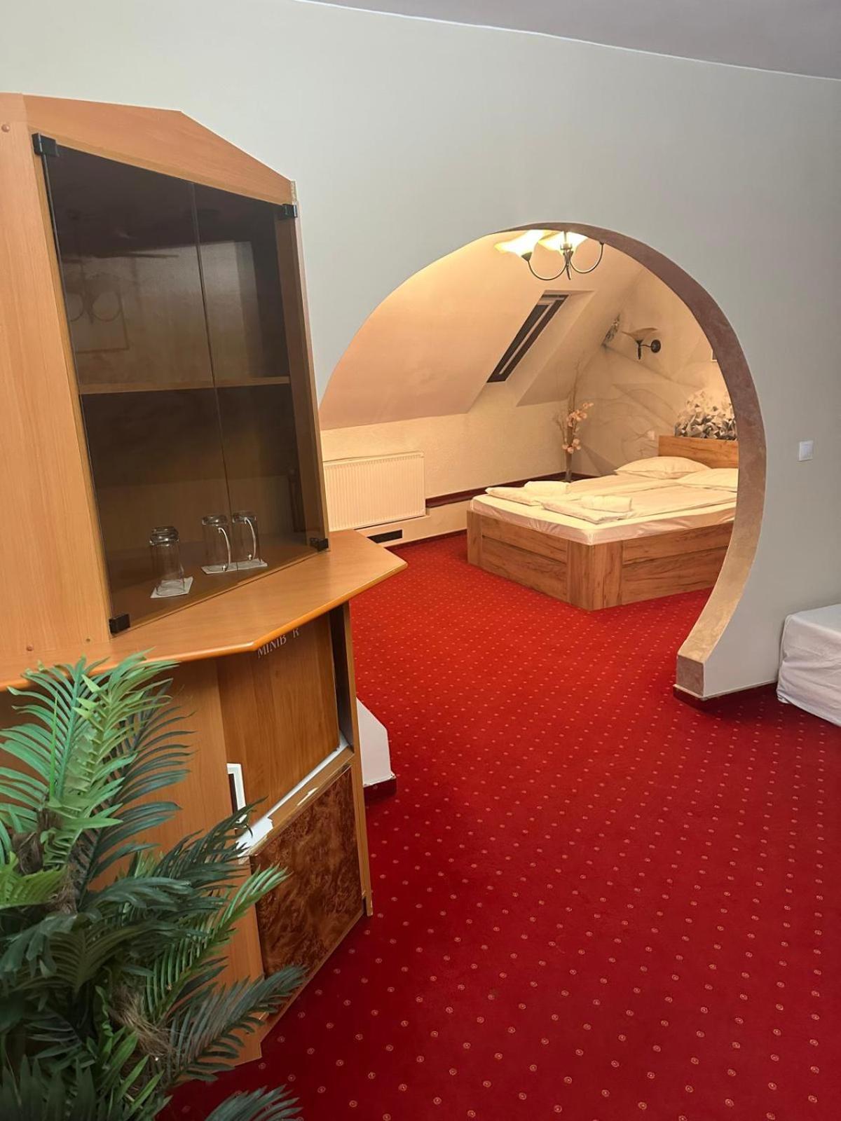 Hotel Rubin*** Gheorgheni  Eksteriør billede
